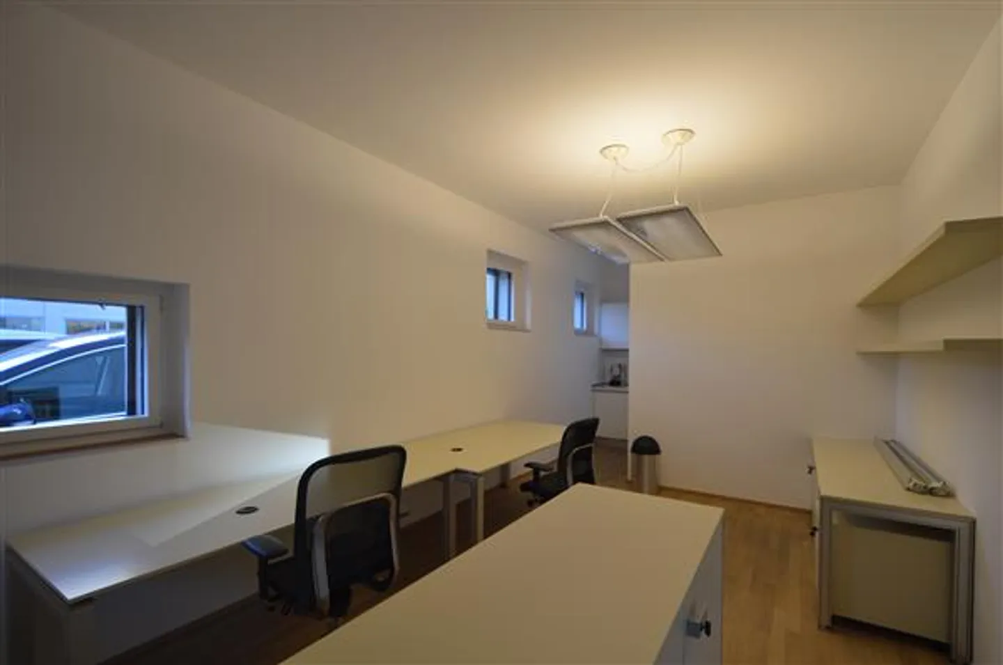 Lugano: Office 1 Room - Photo 1 of 3