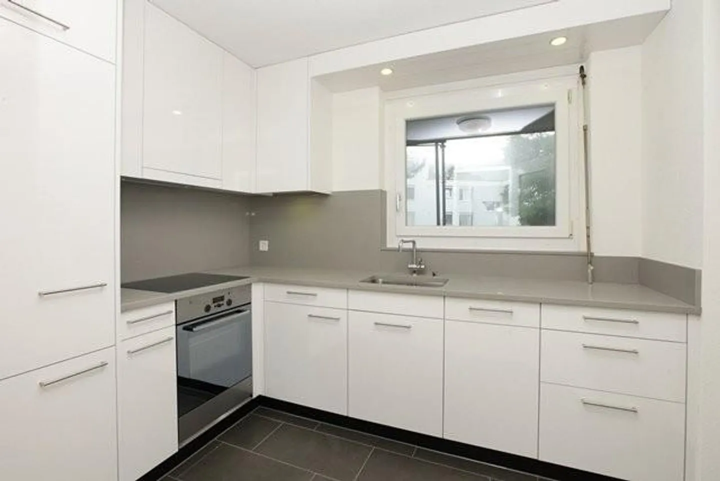 Moderne Wohnung mit Garten - Foto 3 von 5