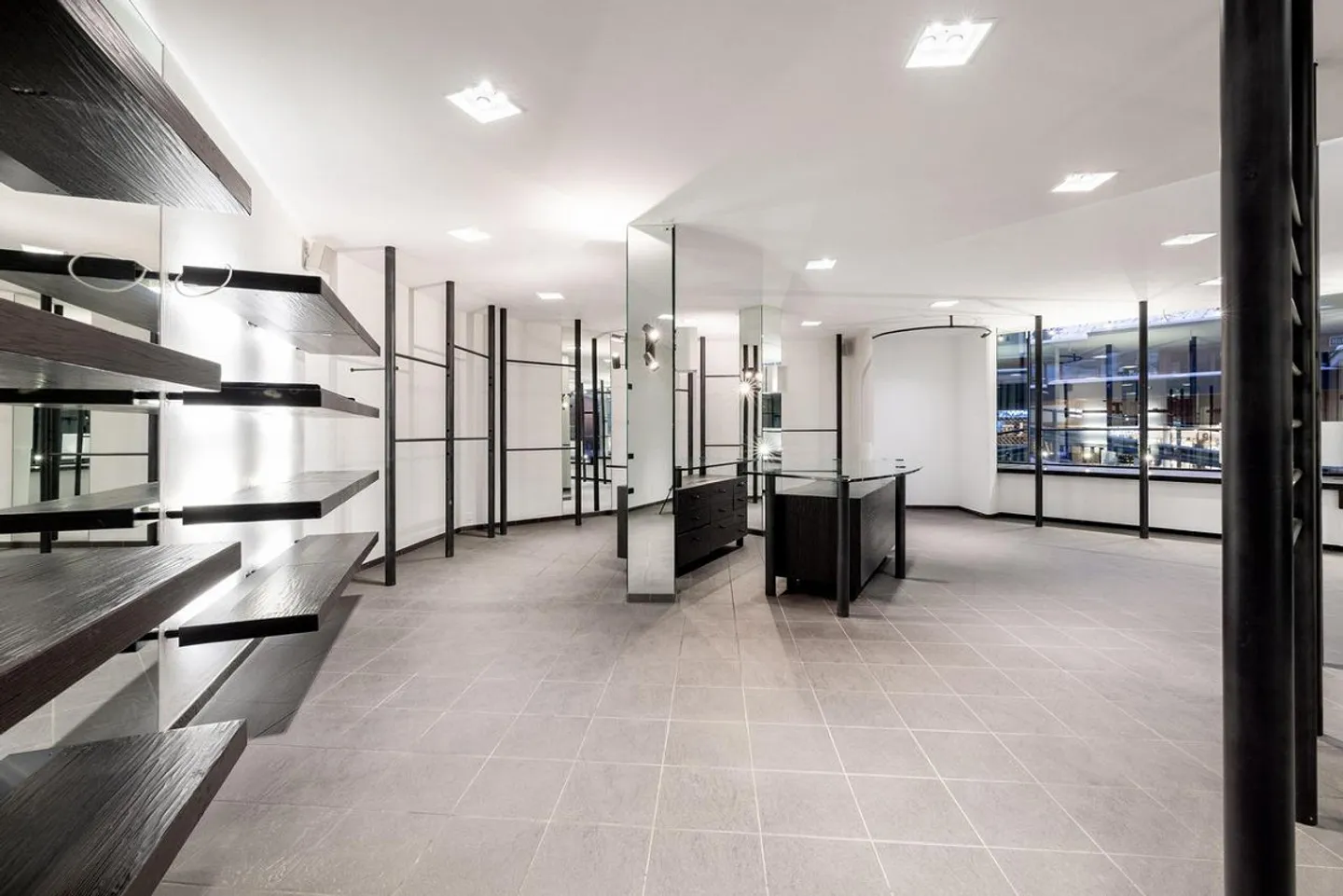 Spazio commerciale attraente nel centro di Arosa - Foto 5 di 6