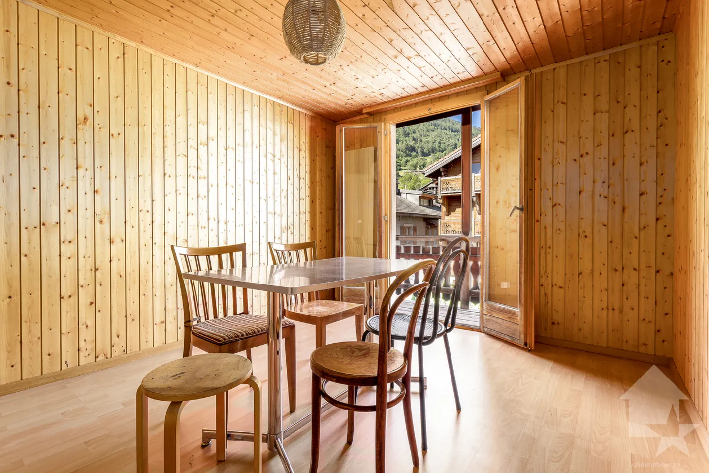 Casa unifamiliare da ristrutturare, 10 stanze + spazi commerciali, 400 m2 - Foto 10 di 13