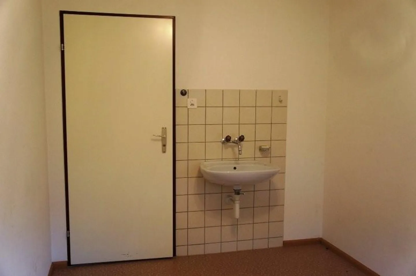 Stanza per hobby riscaldata con lavabo - Foto 2 di 3