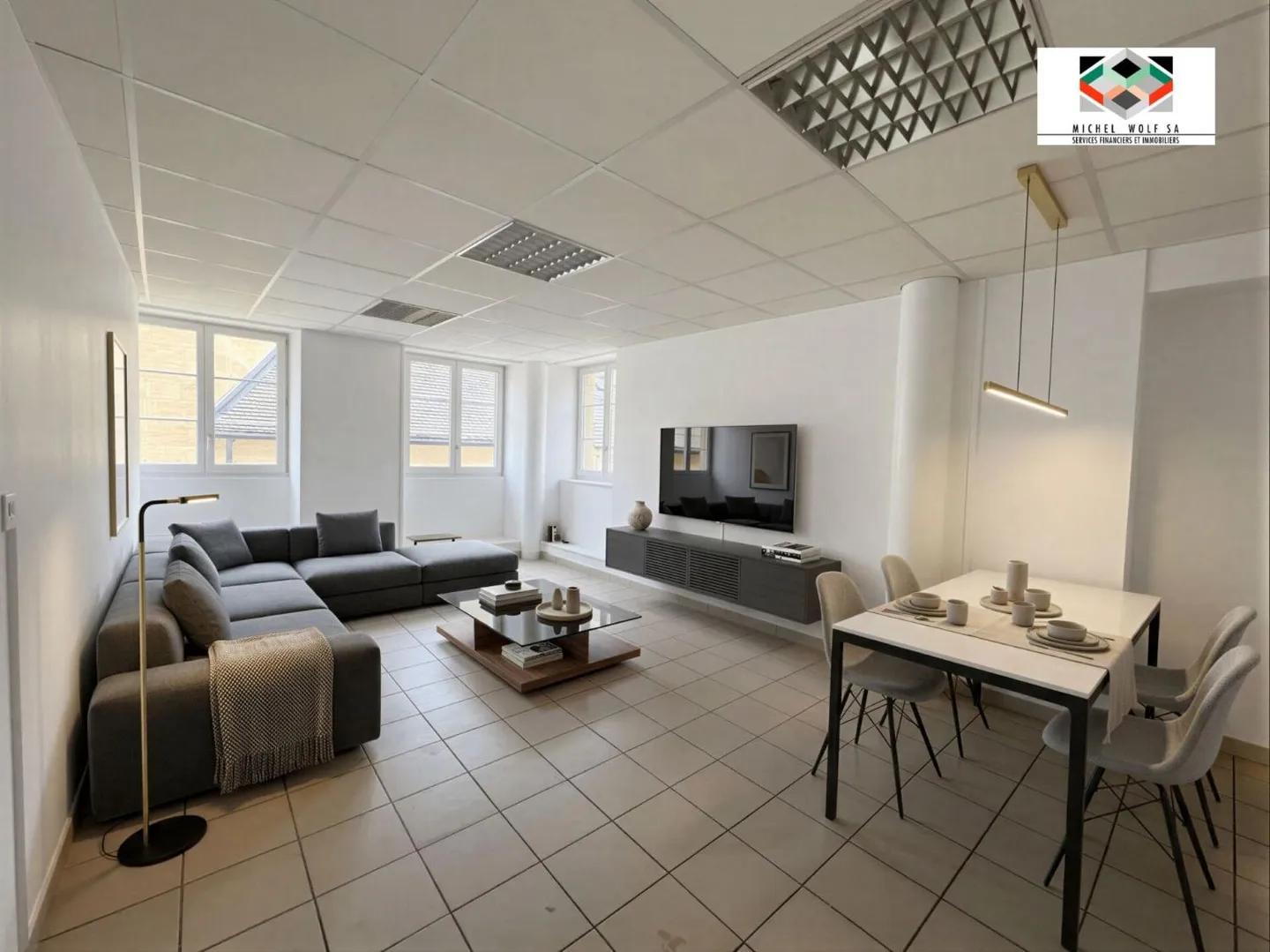 Ampio appartamento di 3,5 locali nel centro di Neuchâtel (zona pedonale) - Foto 1 di 5