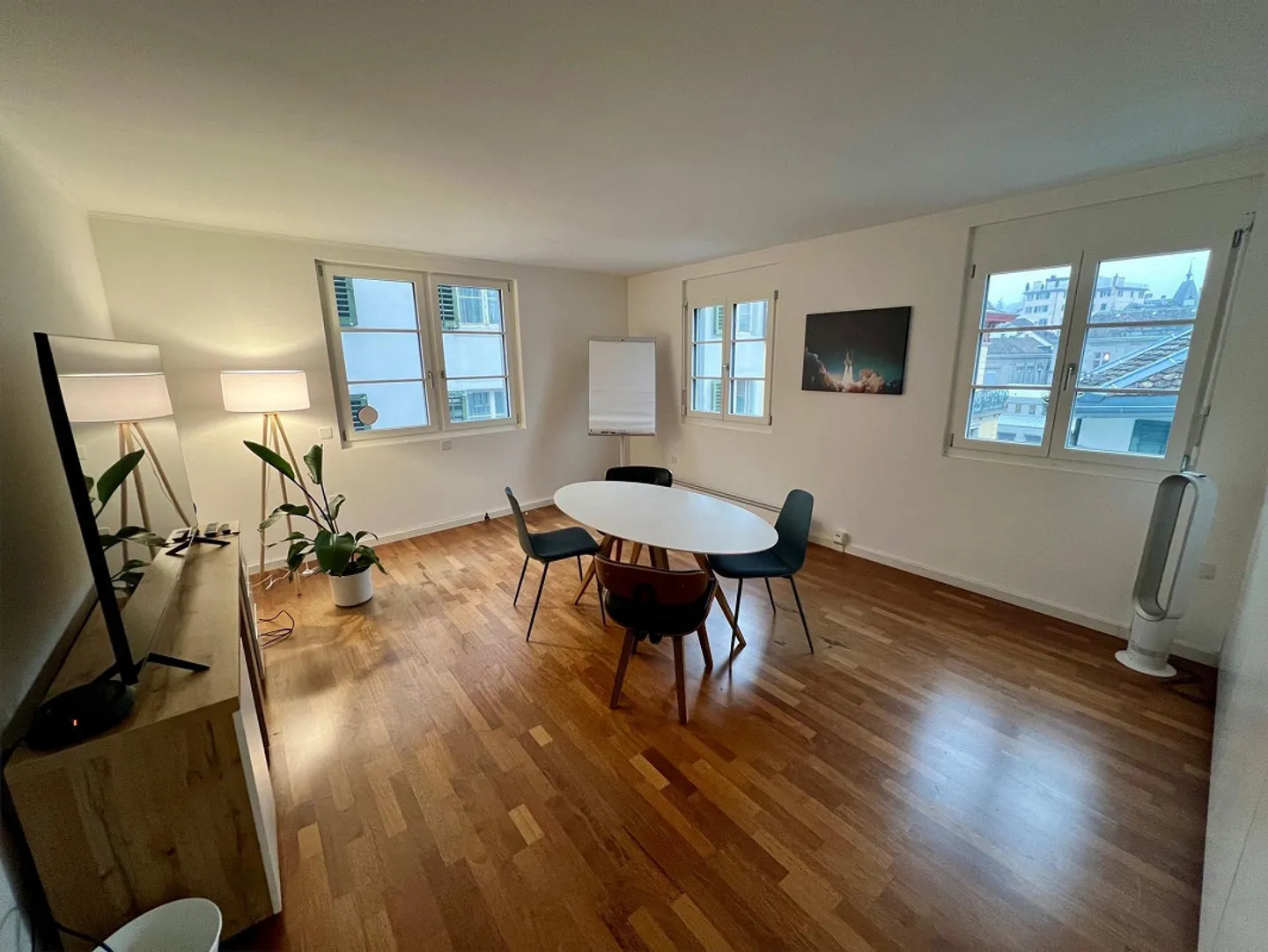 Central Office Space in the Heart of Zurich's Old Town - Photo 1 of 7