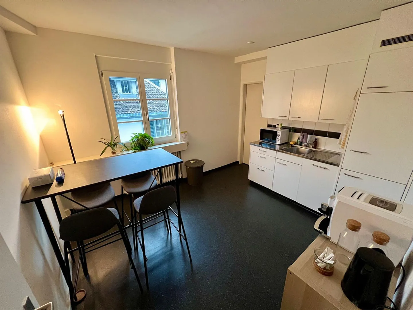 Central Office Space in the Heart of Zurich's Old Town - Photo 5 of 7