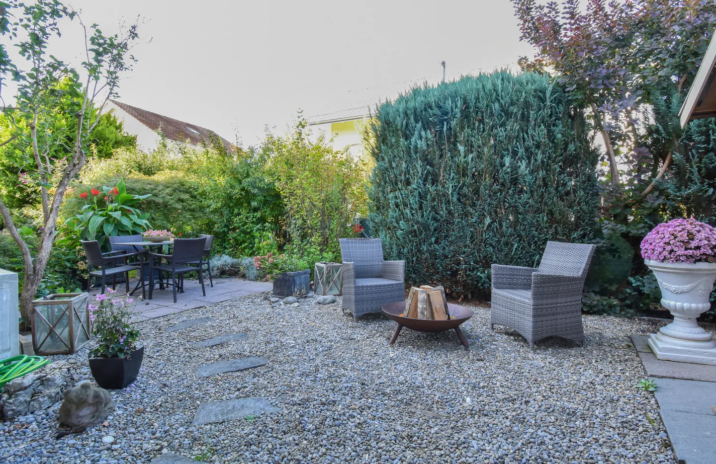 Casa bifamiliare in posizione soleggiata con potenziale di ampliamento - Foto 7 di 9