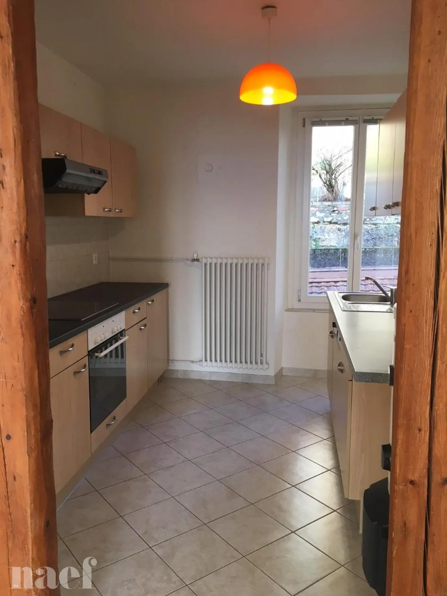 Appartement Charmant avec Vue sur le Lac - Photo 3 sur 10