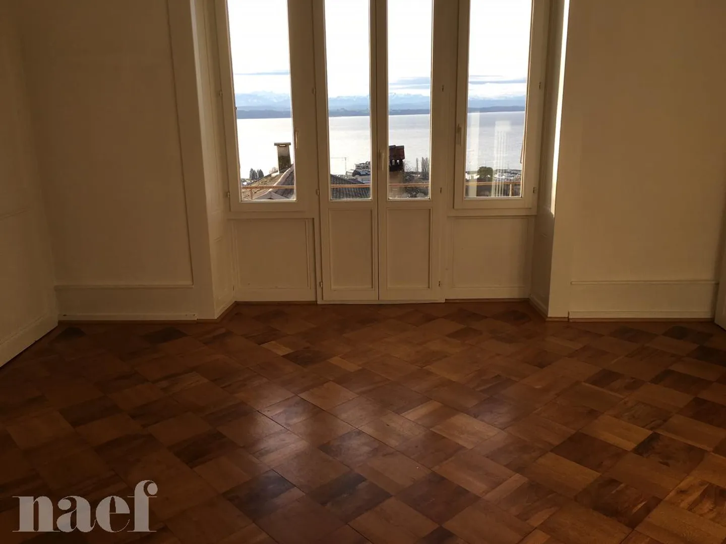 Appartement Charmant avec Vue sur le Lac - Photo 5 sur 10