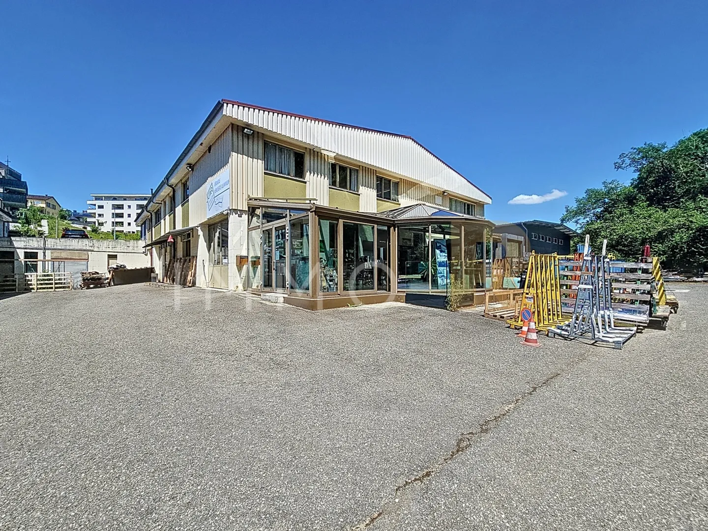 Workshop for sale - Photo 1 of 6