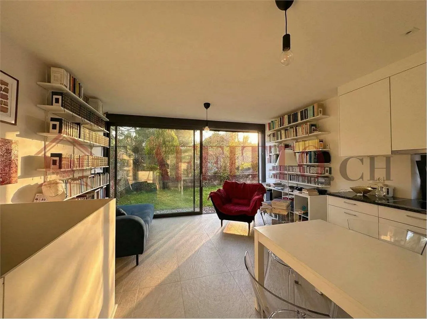 Moderna casa bifamiliare con giardino privato a Comano - Foto 2 di 12