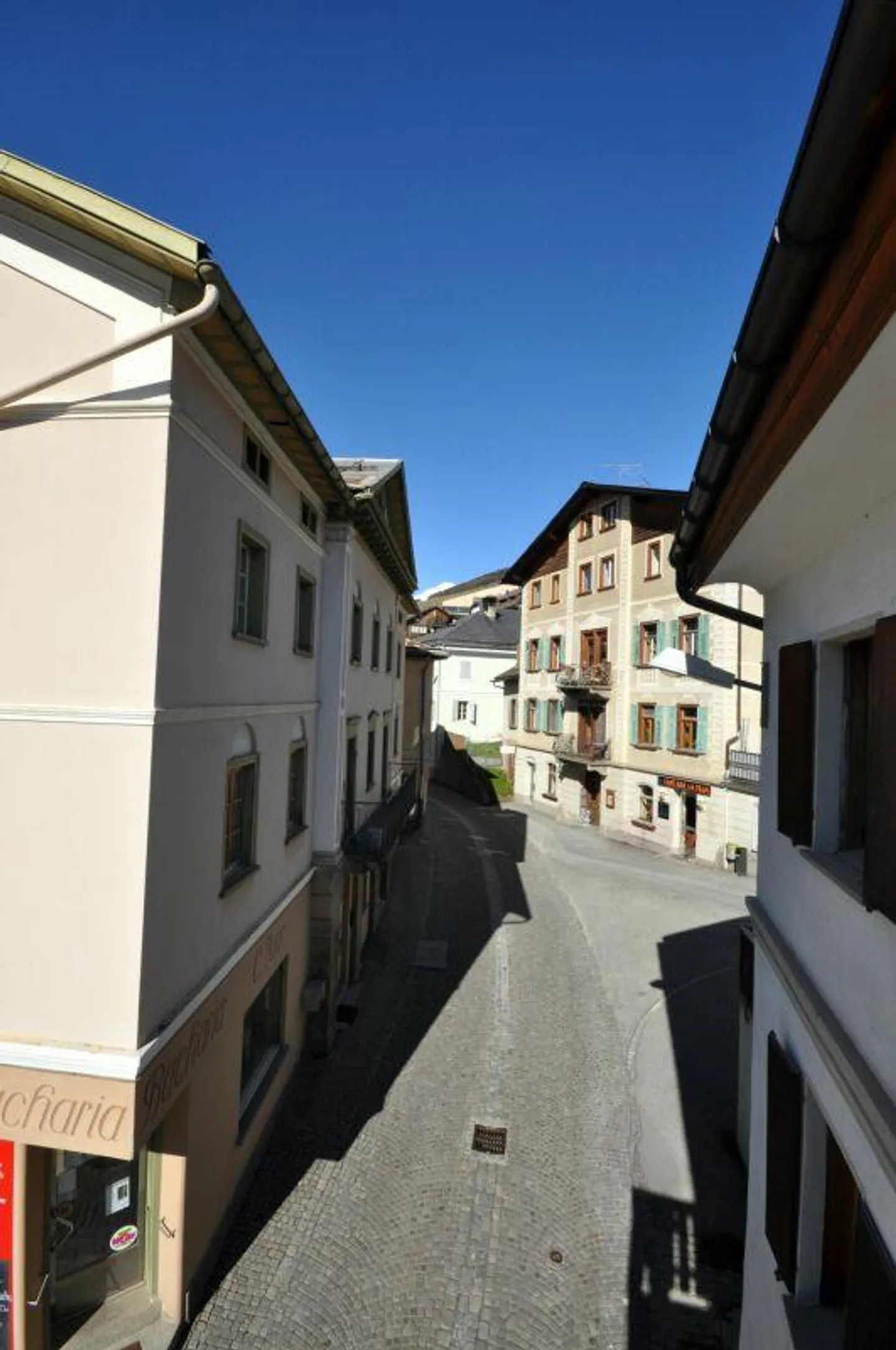 Chalet in Sent mit Entwicklungspotenzial - Foto 5 von 7