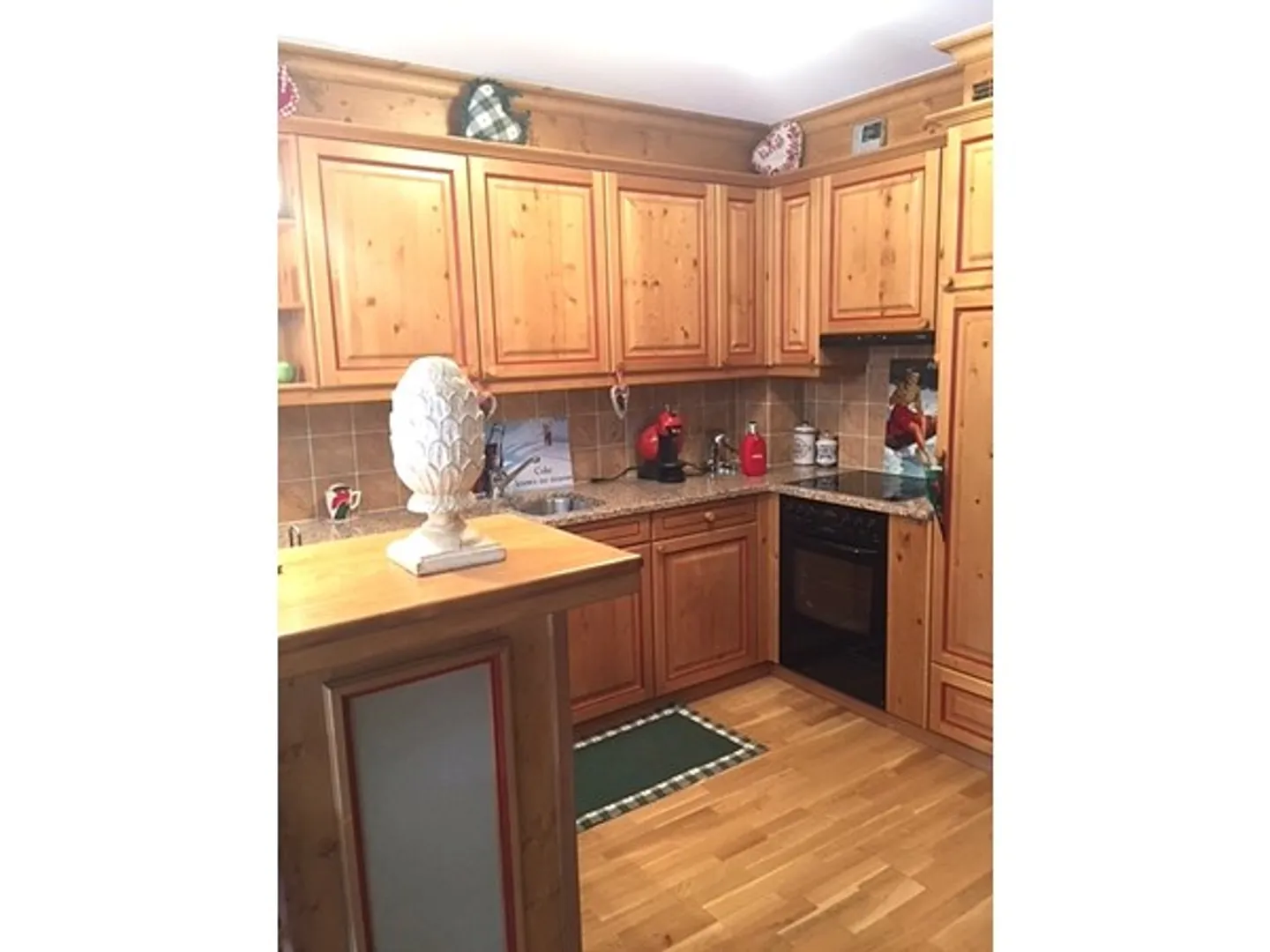 Charming Swiss Chalet Retreat - Photo 4 of 5