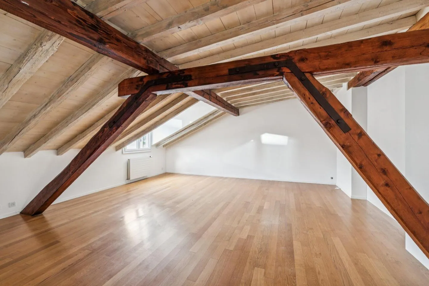 Charming 4.5 Room Apartment - Photo 3 of 12