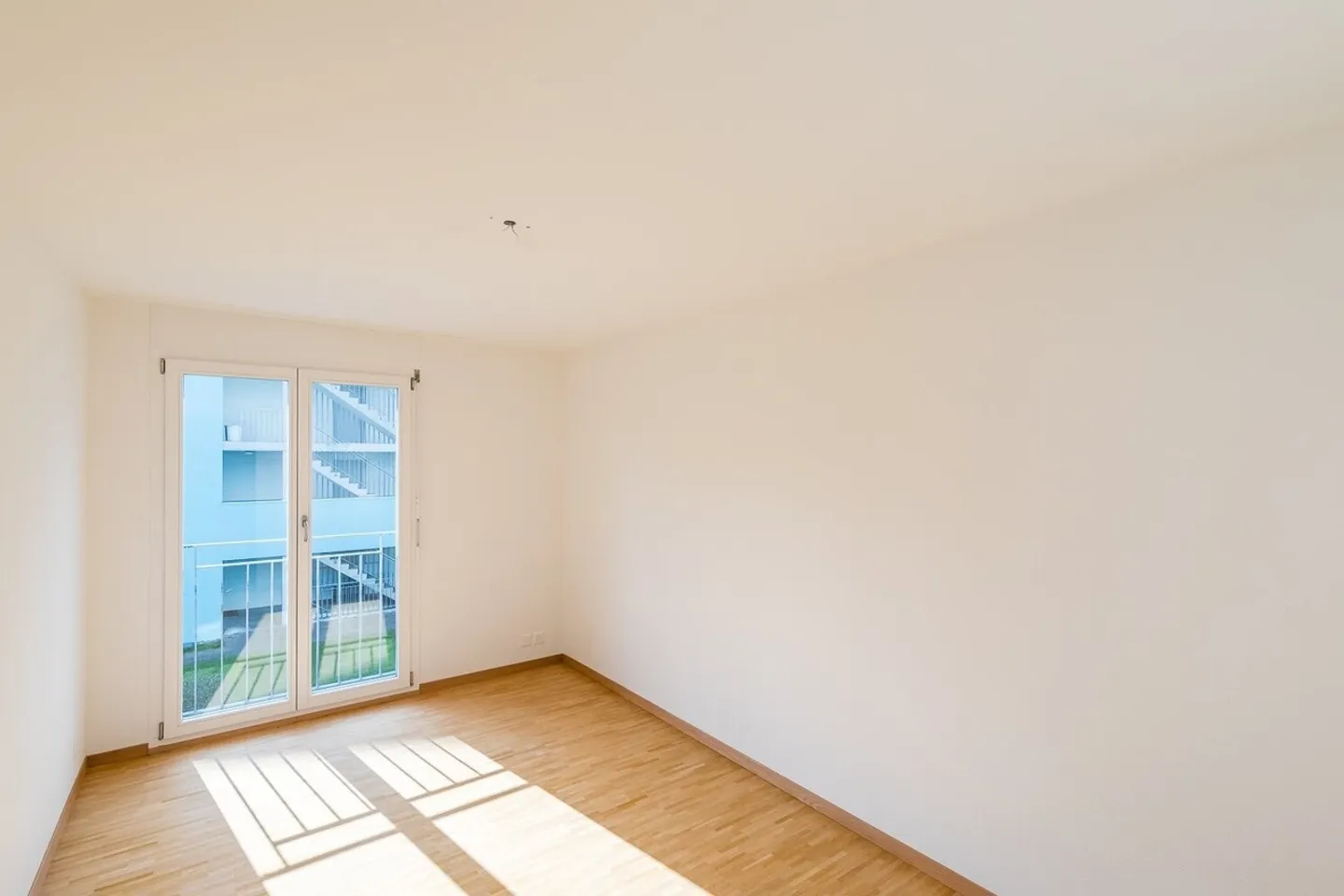 Beautiful, modern 4.5 room apartment in a central location - Photo 7 of 9