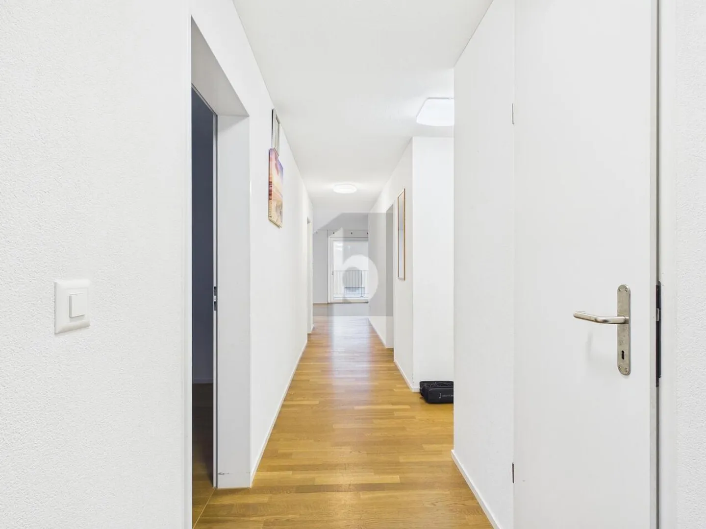 SPACIOUS TERRACE WITH A VIEW OF NATURE - Photo 3 of 6