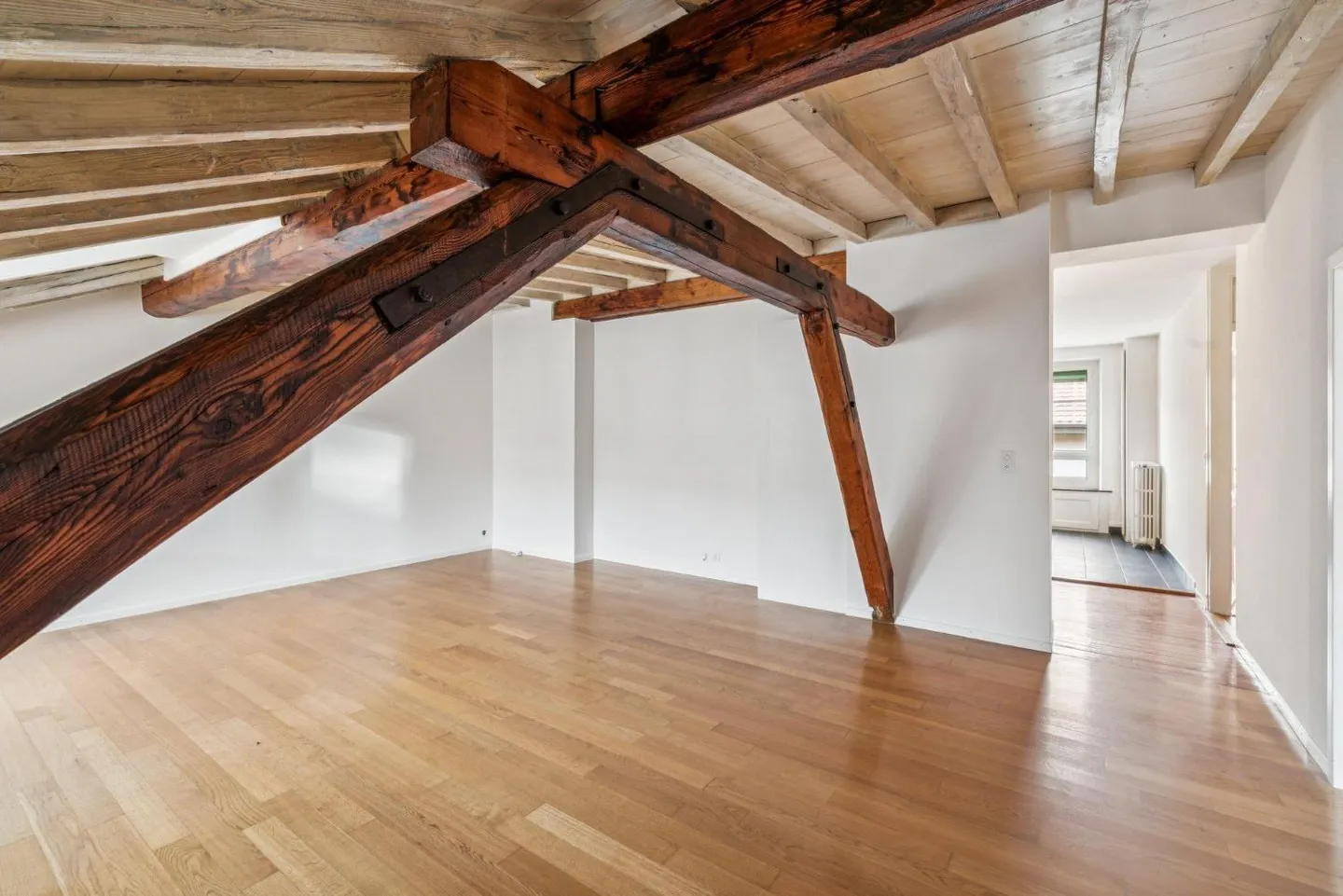 Charming 4.5 Room Apartment - Photo 6 of 12