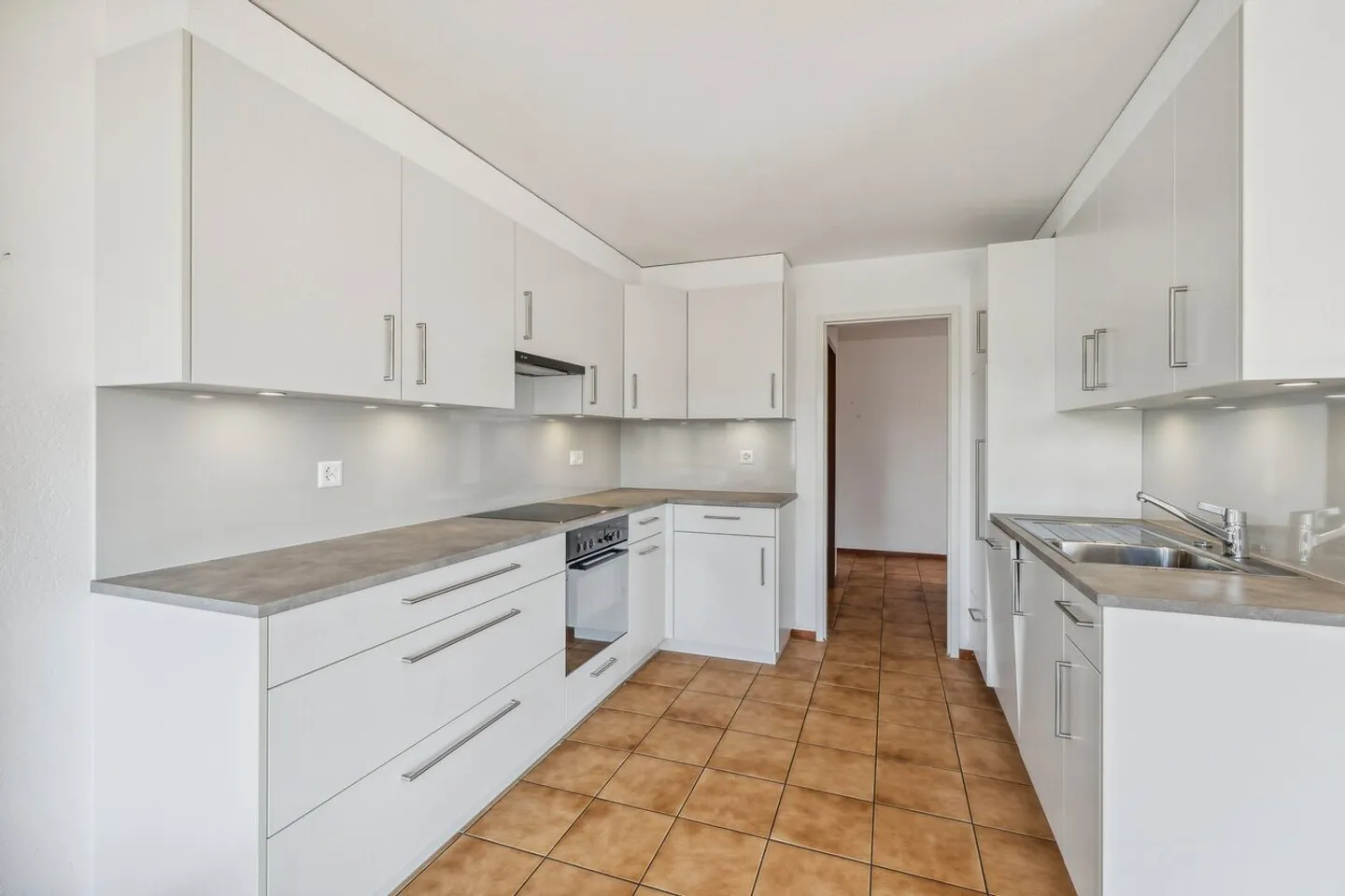 APPARTEMENT À LOUER DANS QUARTIER TRÈS ENSOLEILLÉ ET FAMILIAL - Photo 1 sur 12