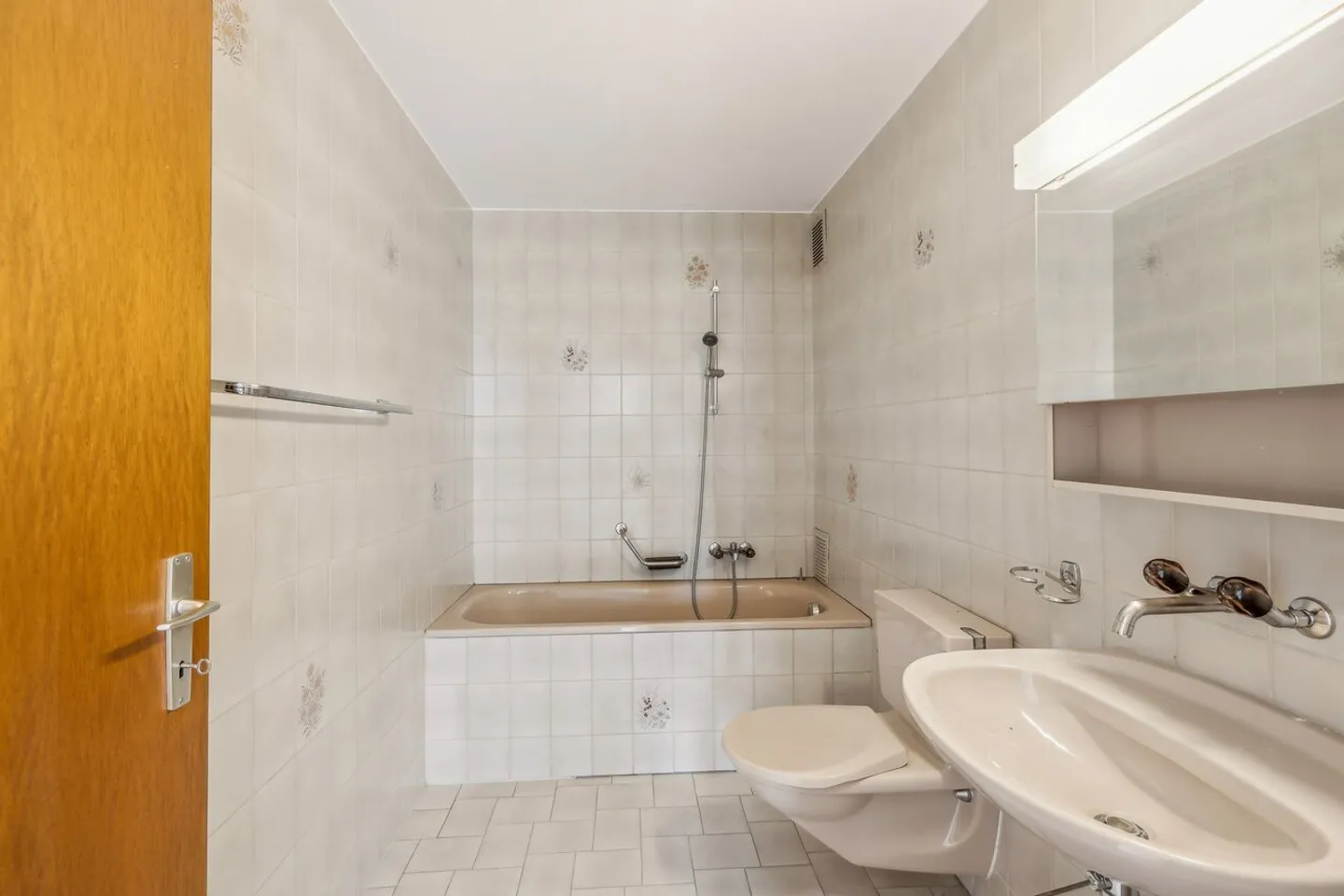 APPARTEMENT À LOUER DANS QUARTIER TRÈS ENSOLEILLÉ ET FAMILIAL - Photo 2 sur 12