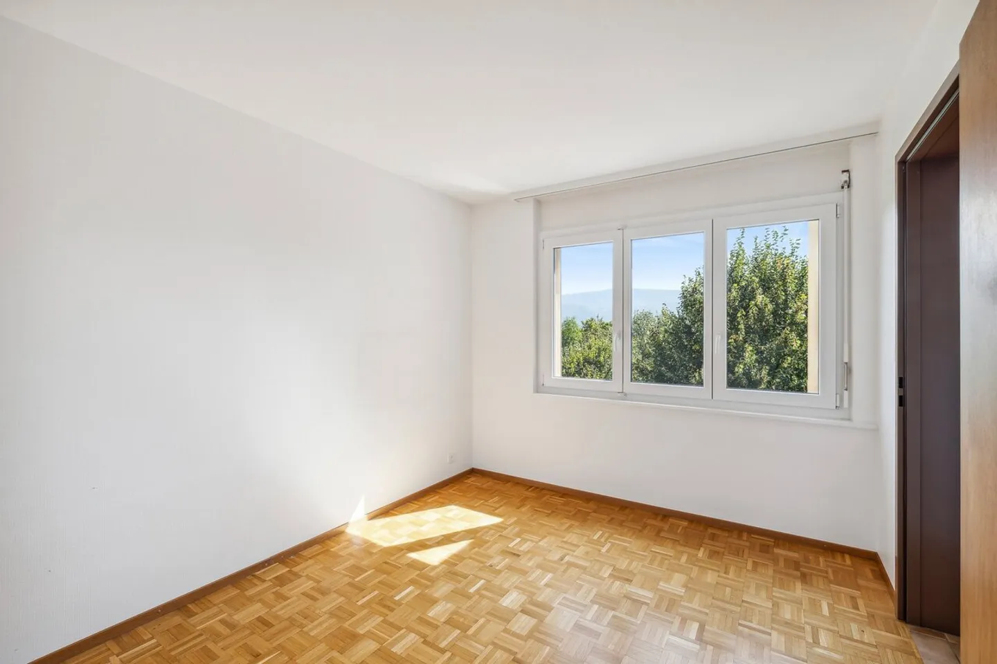 APPARTEMENT À LOUER DANS QUARTIER TRÈS ENSOLEILLÉ ET FAMILIAL - Photo 4 sur 12