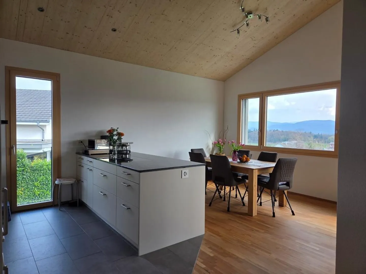 Moderno attico di 4 stanze con vista mozzafiato - Foto 2 di 7