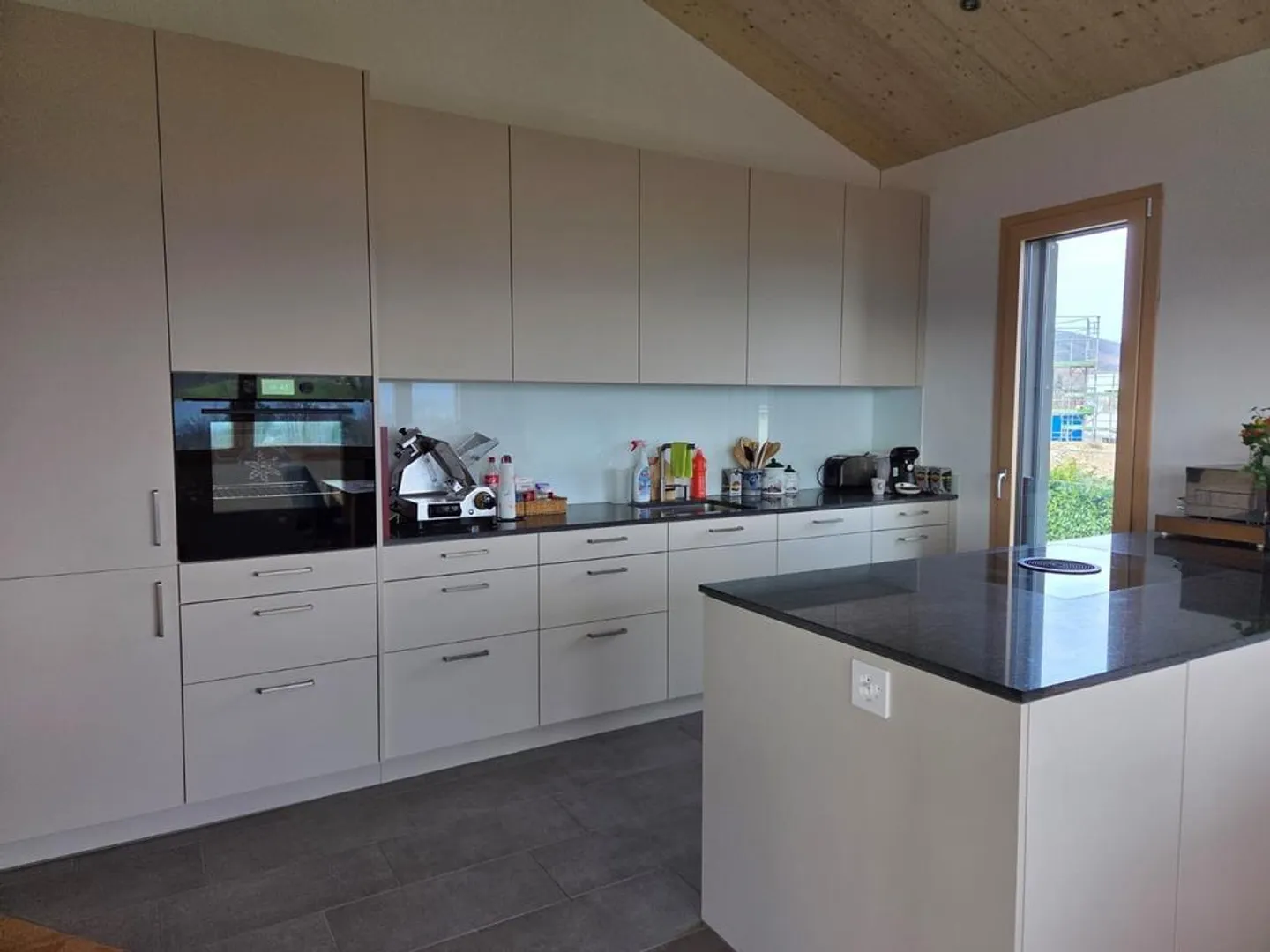 Moderno attico di 4 stanze con vista mozzafiato - Foto 3 di 7