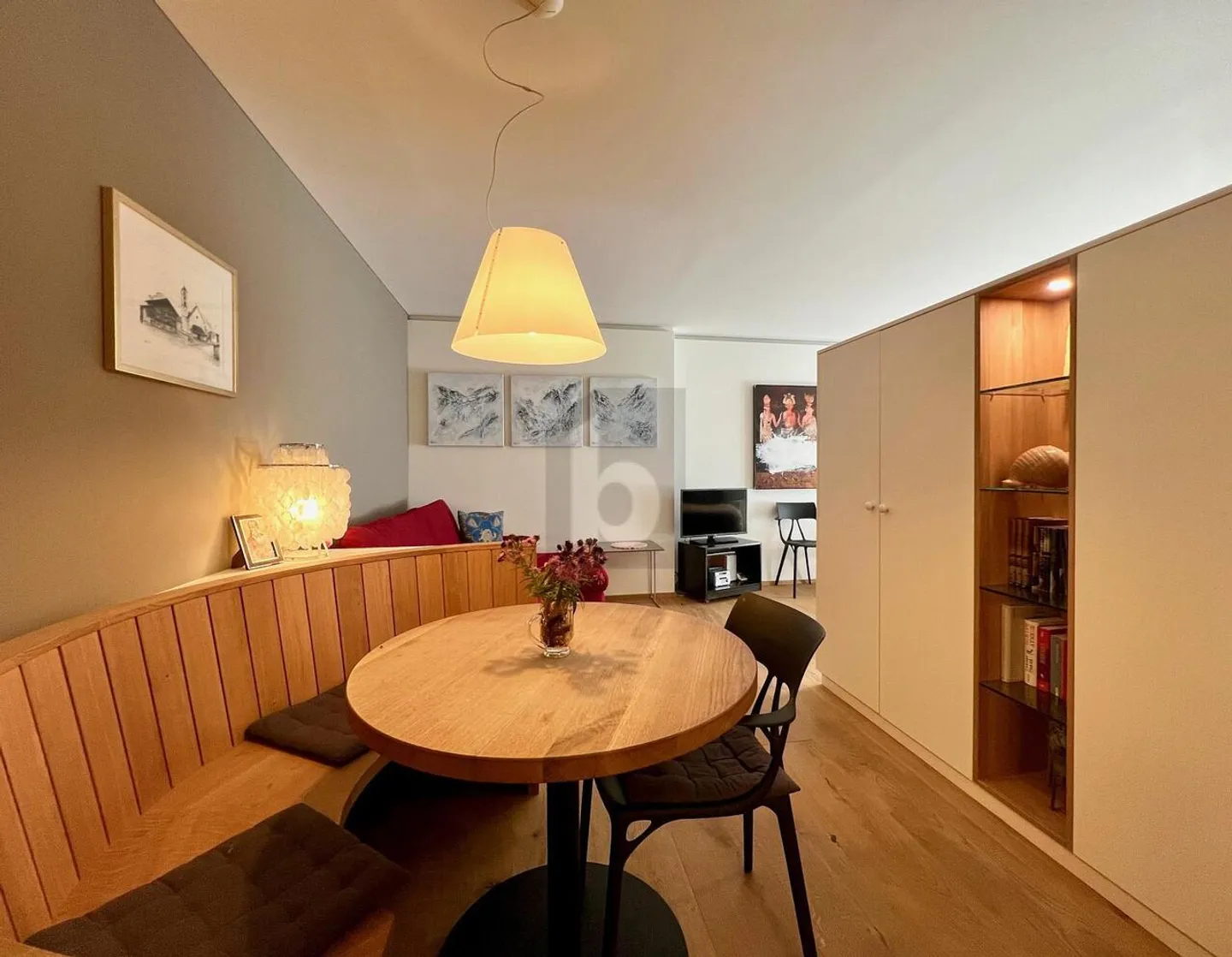 SPACIOUS AND STYLISHLY RENOVATED - Photo 3 of 6