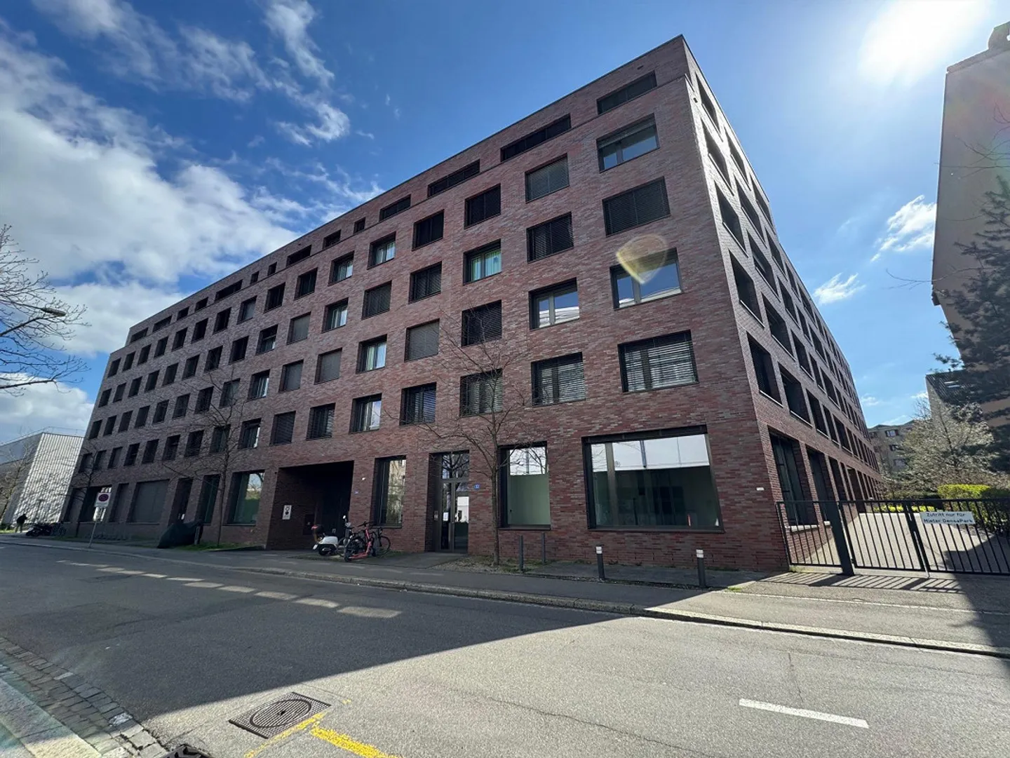 Vielseitiger Gewerberaum - Foto 1 von 7