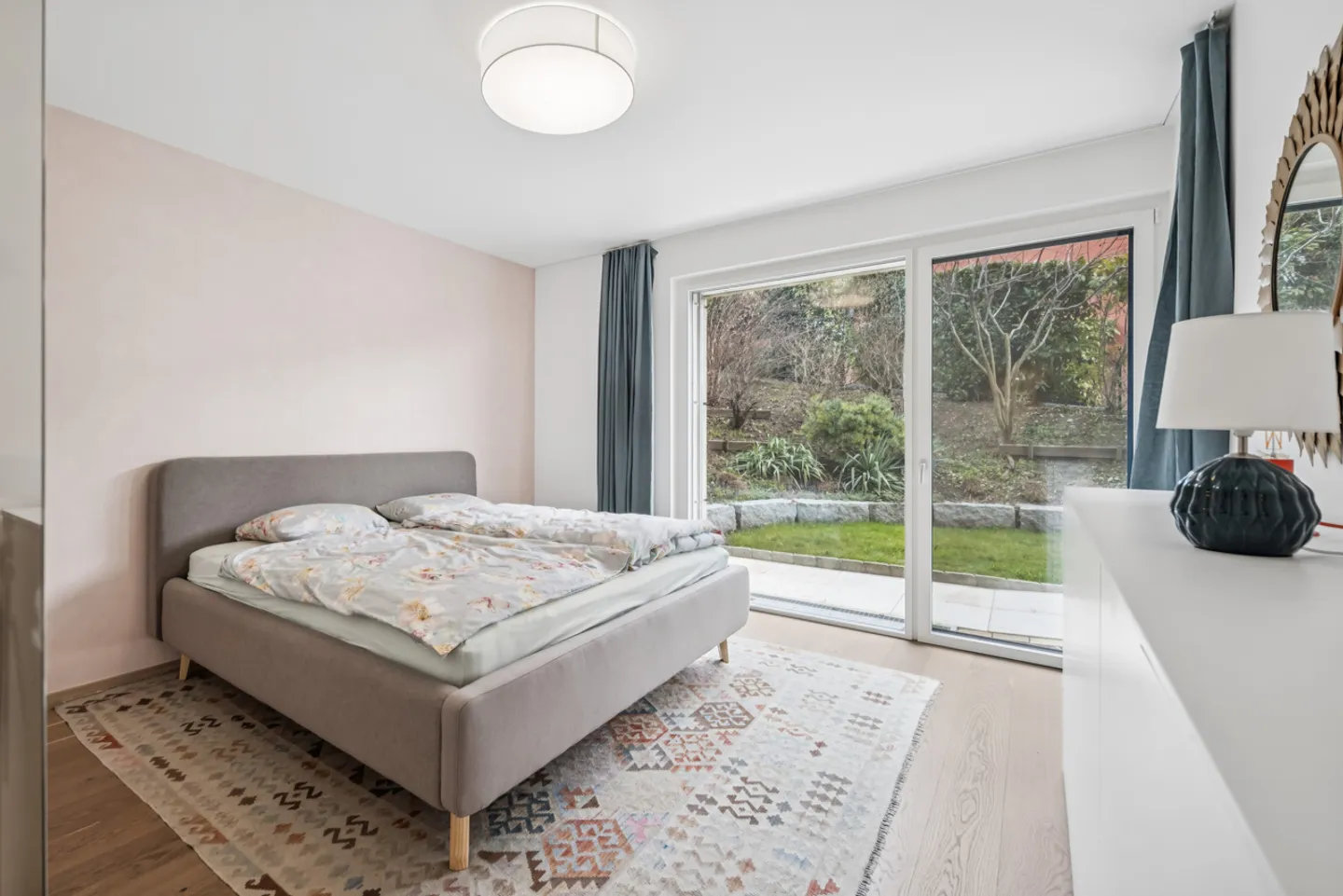 Geräumige Gartenwohnung mit Seeblick und hochwertigen Ausstattungen - Foto 6 von 12