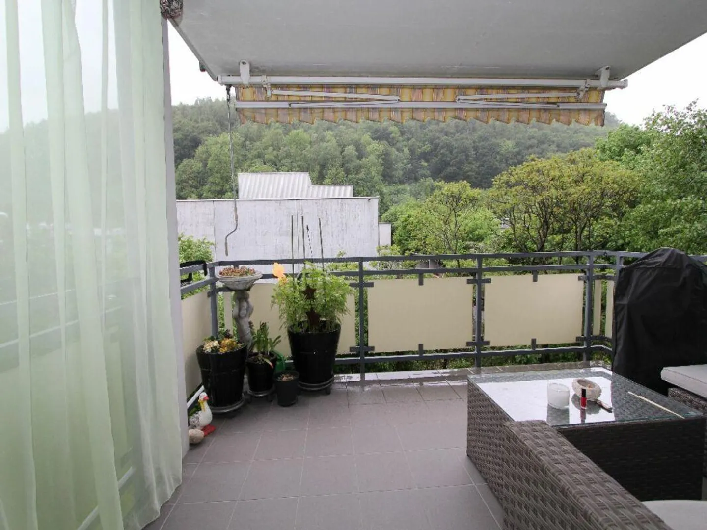 Beautiful 4.5-room apartment with 2 balconies - continuously renovated - Photo 3 of 9