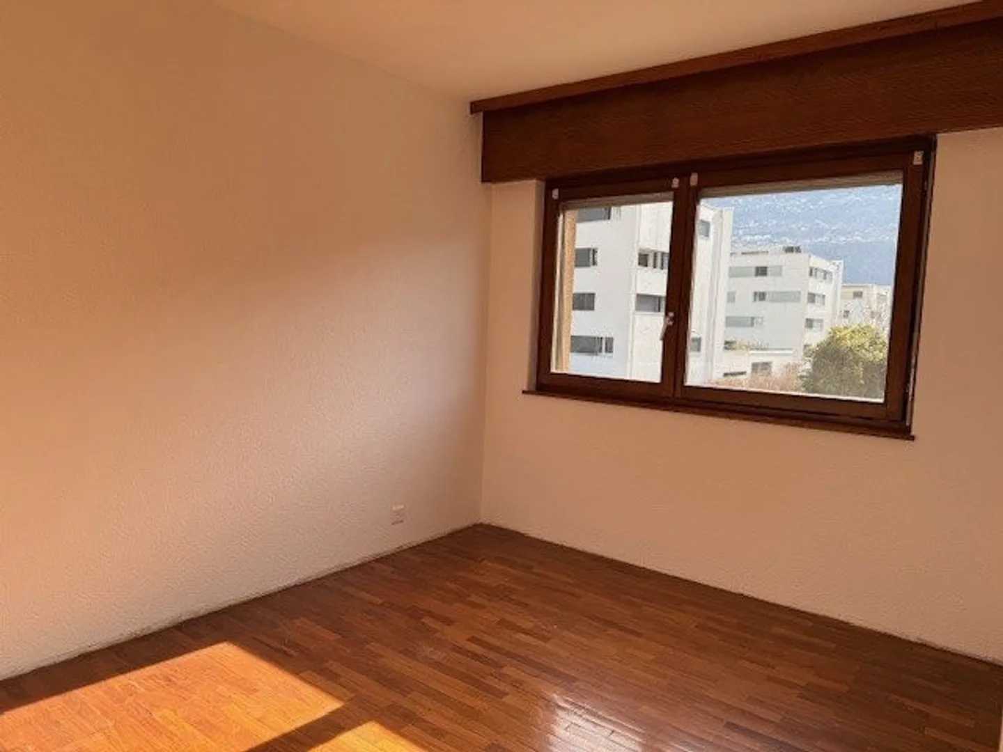 Appartement Rénové Spacieux - Photo 5 sur 8