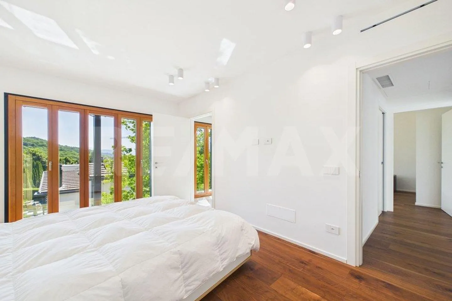 Modern and Elegant 3 ½ Room Apartment in Comano - Photo 8 of 13