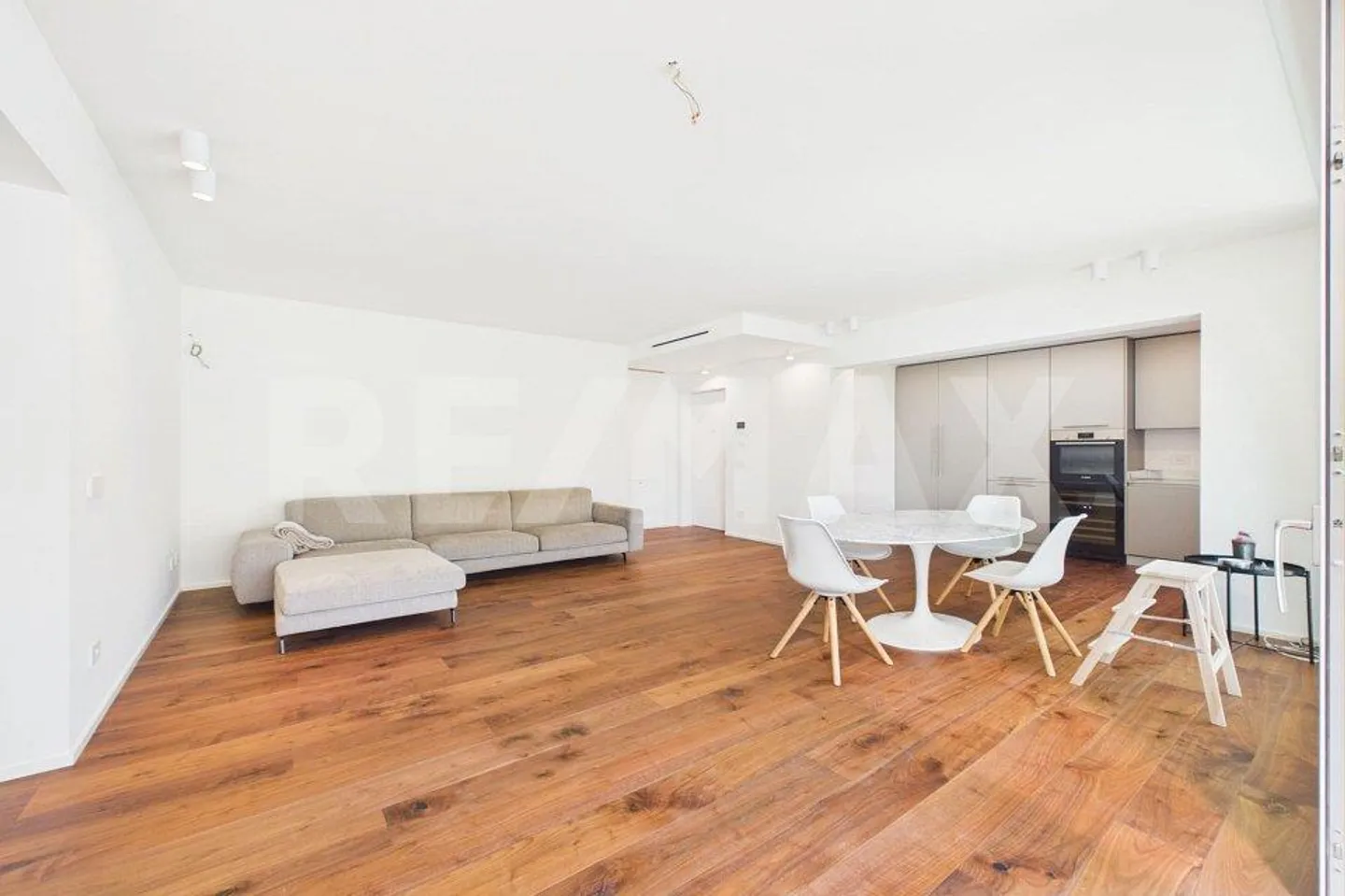 Modern and Elegant 3 ½ Room Apartment in Comano - Photo 12 of 13