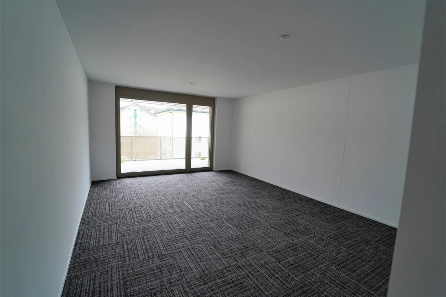 Il tuo nuovo posto di lavoro in una posizione centrale di alto livello - Foto 2 di 4