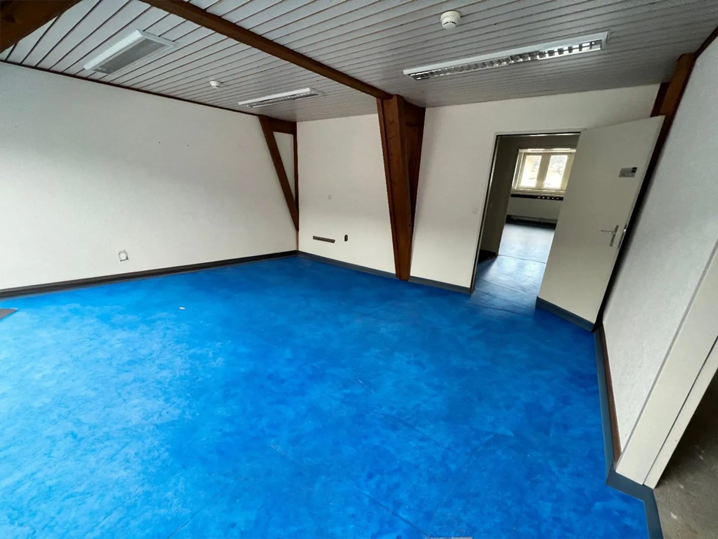Espaces commerciaux et de bureau à partir de 20m2 à louer à Balsthal - Photo 2 sur 13