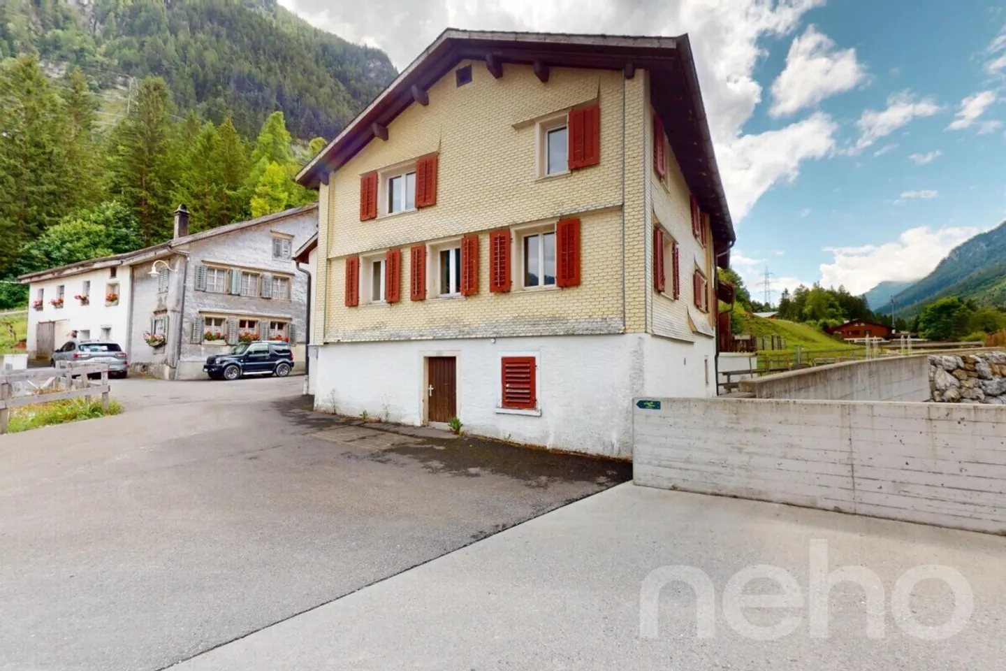 House with Stable and 661 m² Plot in Idyllic Location in Vättis SG - Photo 1 of 12