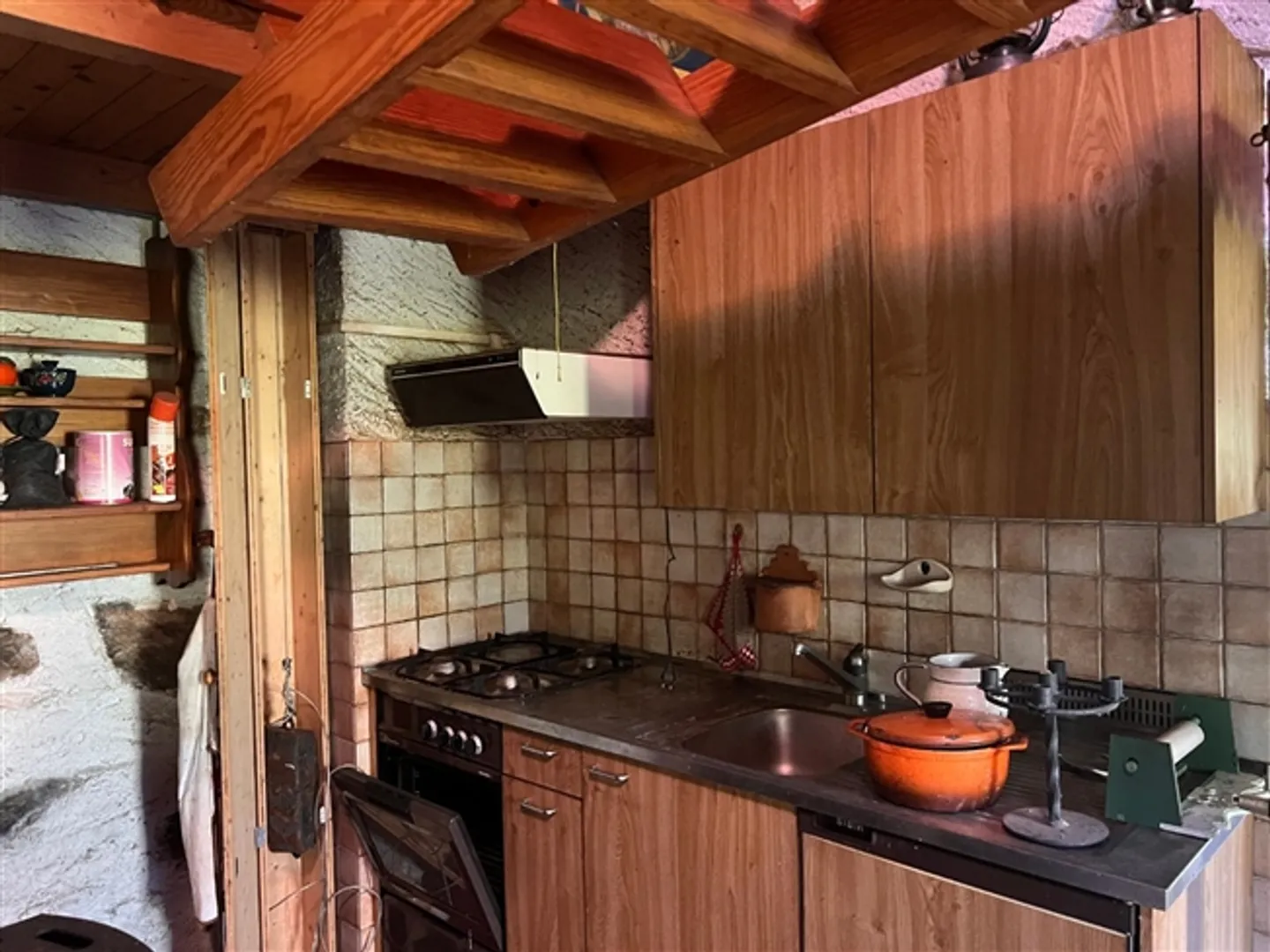 Rustique de 2,5 pièces dans un emplacement isolé dans la forêt - Photo 5 sur 20