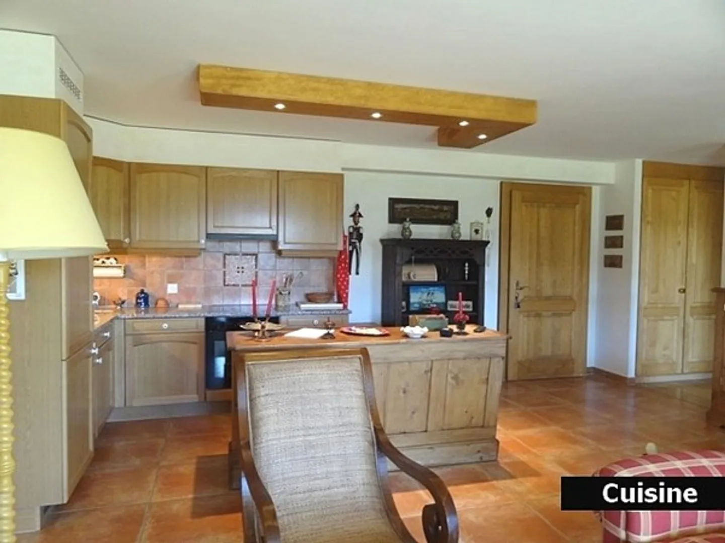 Charming Apartment with Terrace - Photo 2 of 7
