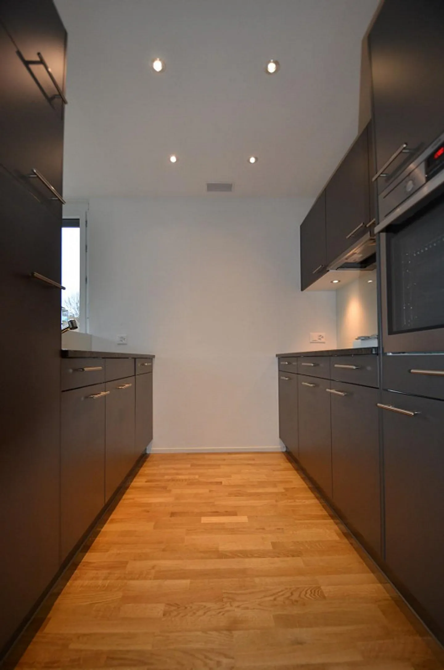 City and Country in One Hand - Photo 2 of 7