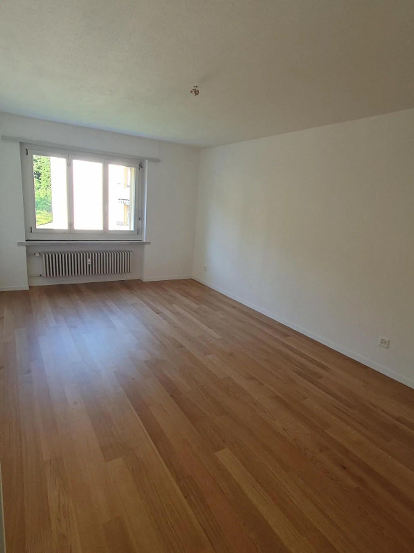 Appartamento attraente di 3.0 stanze - Foto 2 di 6