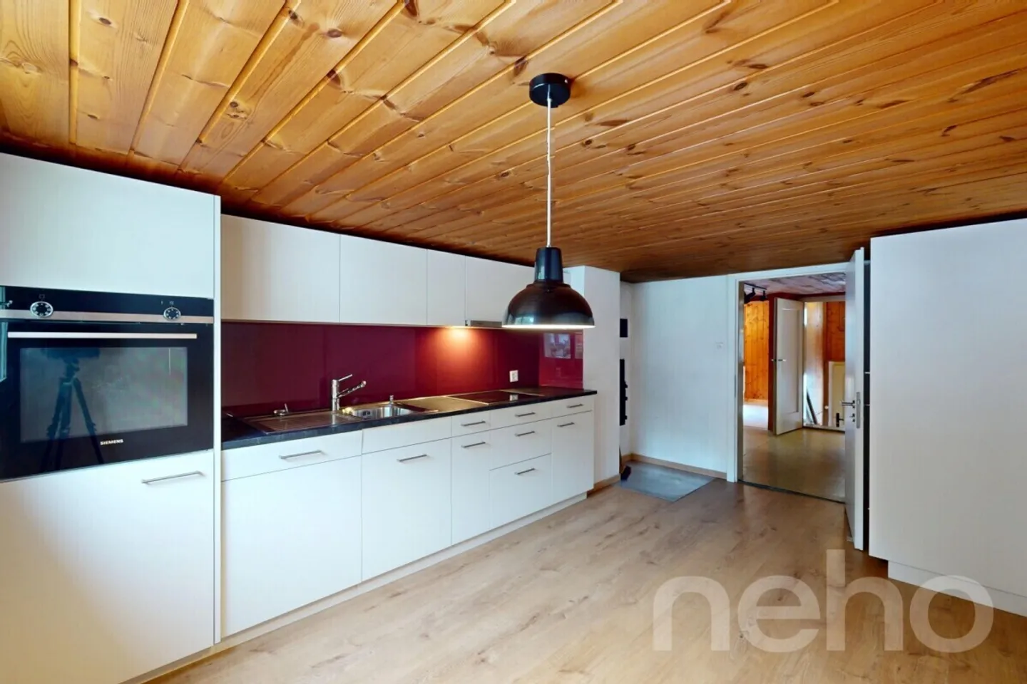 House with Stable and 661 m² Plot in Idyllic Location in Vättis SG - Photo 8 of 12