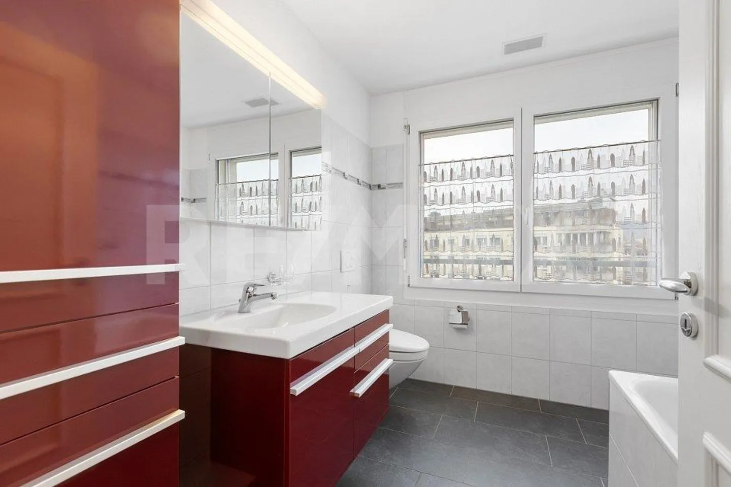 Appartement spacieux de 3,5 pièces avec vue panoramique - Photo 9 sur 13