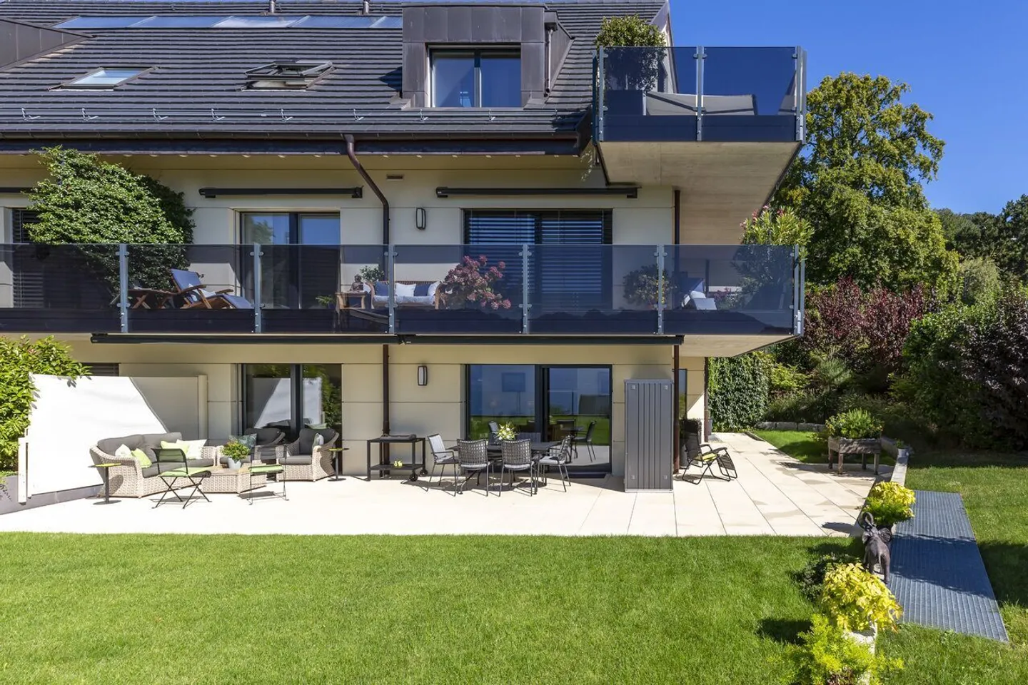 Geräumige Gartenwohnung mit Seeblick und hochwertigen Ausstattungen - Foto 11 von 12