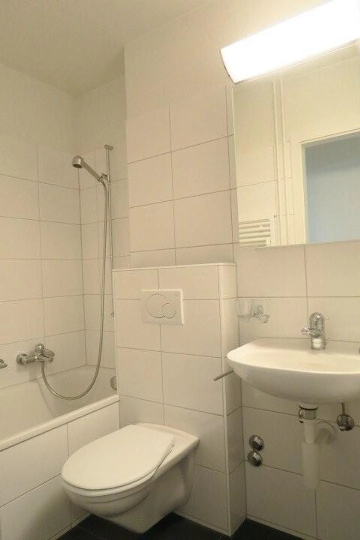 Bright, modern apartment in the Länggass district - Photo 2 of 8