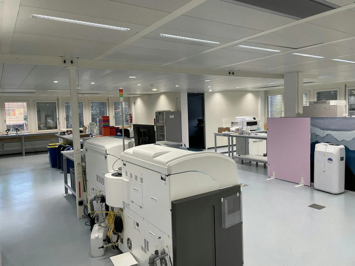 Your new office/laboratory/practice space just 4 minutes by public transport... - Photo 8 of 9