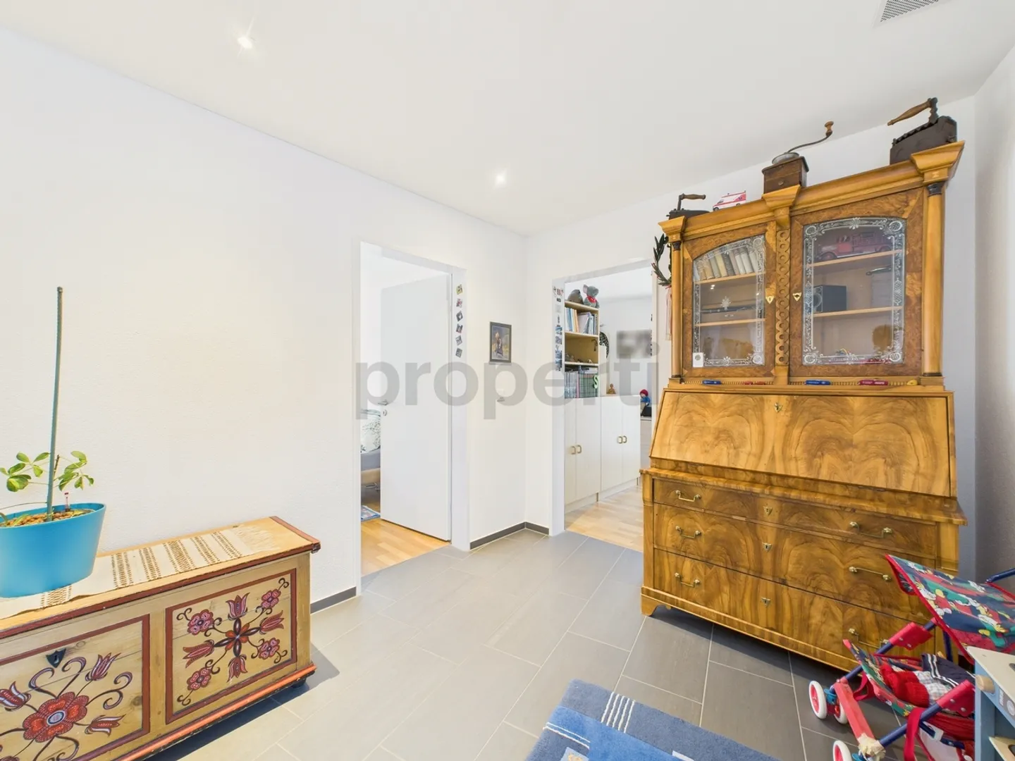 Modern 4.5-room apartment with Minergie standard in Steinen - Photo 2 of 8