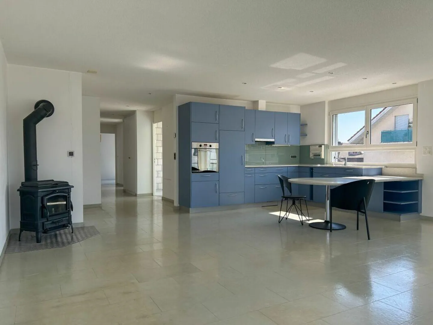 Superbe appartement dans un emplacement calme et central - Photo 2 sur 9