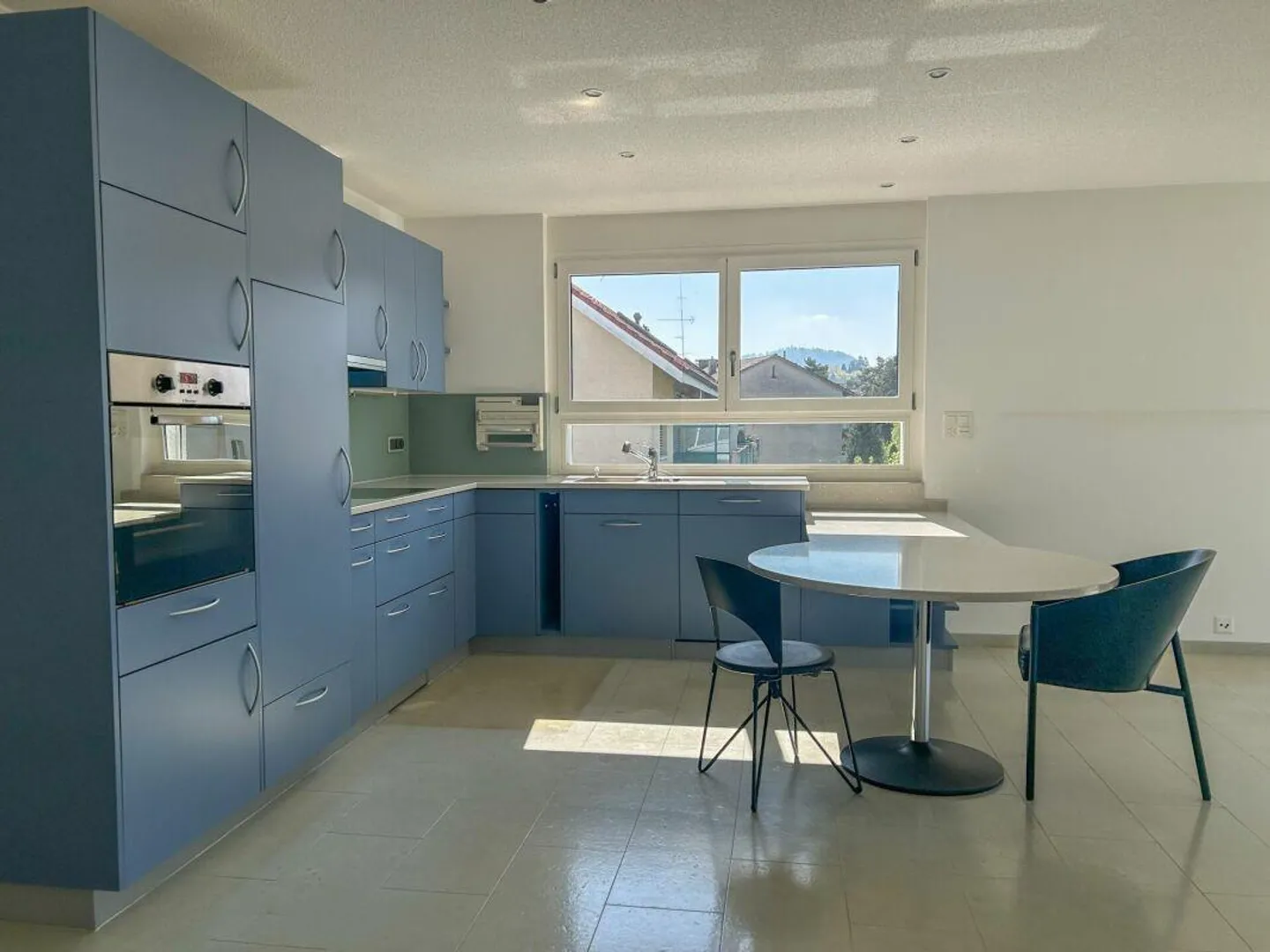 Superbe appartement dans un emplacement calme et central - Photo 4 sur 9