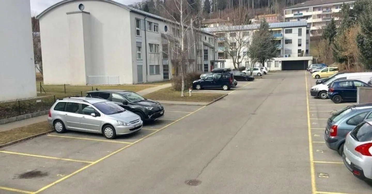 Innenparkplatz zur Miete in Matran - Foto 2 von 2