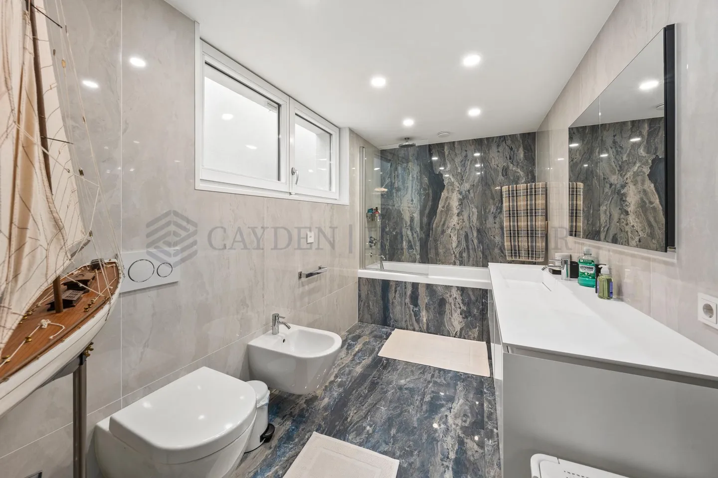 Villa of Exception with a Pool and Pool House - Photo 14 of 15