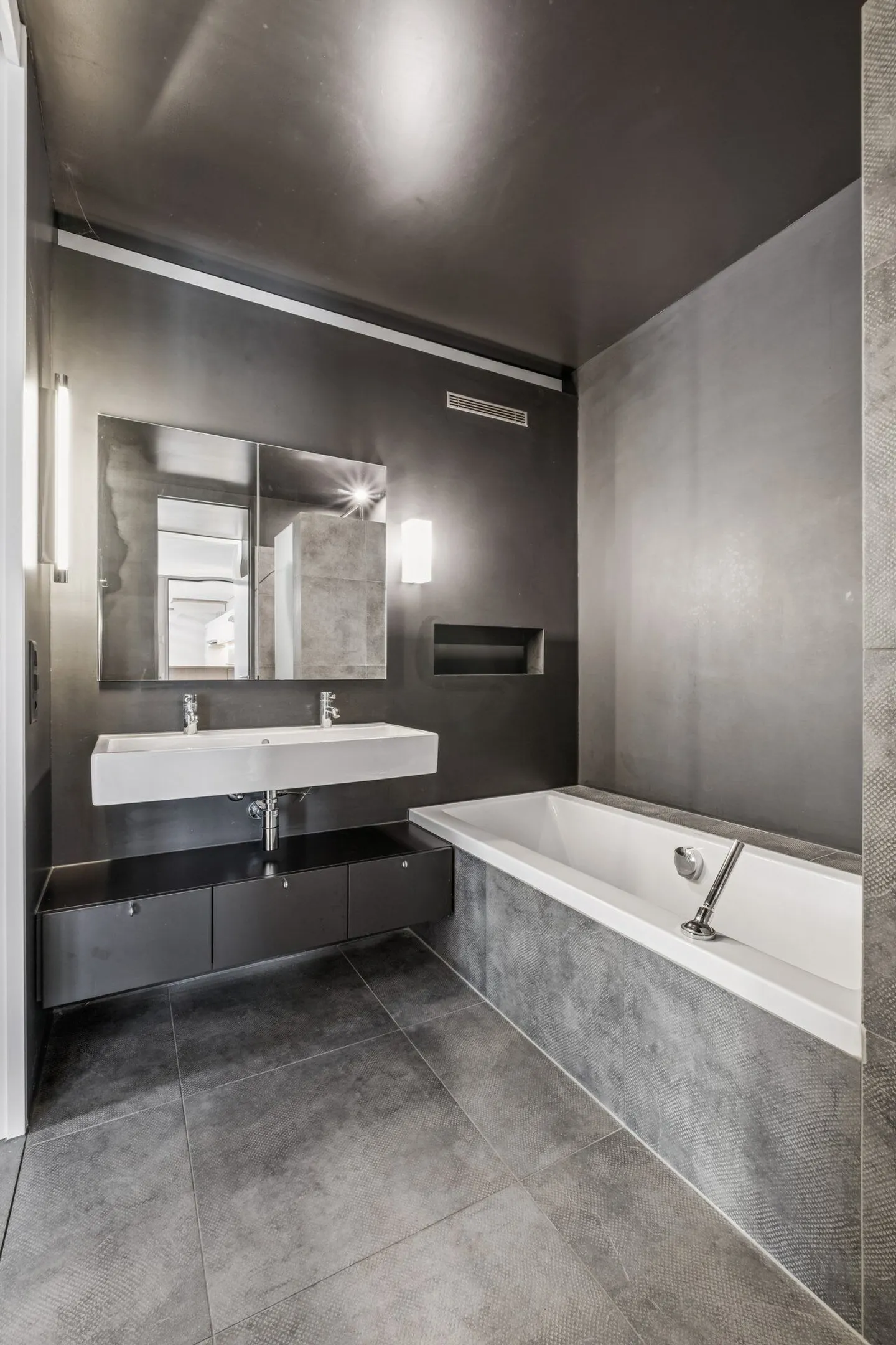 Residential Property for Design Enthusiasts - Photo 12 of 15