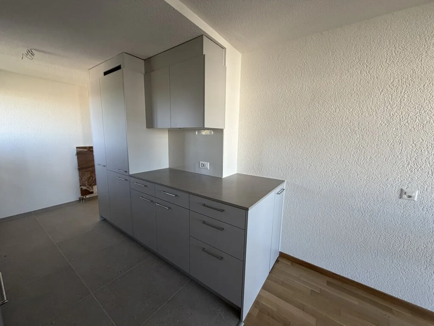 Newly renovated 4.5-room apartment on the 6th floor in the heart of Ostermundigen - Photo 5 of 12